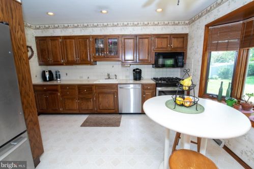 188 Windsor Ave, Southampton PA  18966-3334 exterior