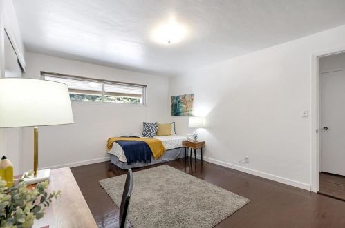 1438 Miramonte Ave, Los Altos CA 94024-5640 exterior