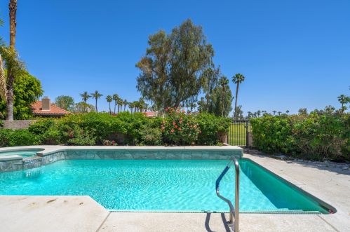10111 Lakeview Dr, Rancho Mirage CA  92270-1474 exterior