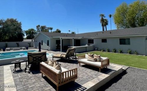 8001 11th Ave, Phoenix AZ  85021-5626 exterior