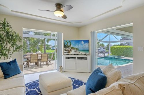 1060 Cottonwood Ct, Marco Island, FL 34145-3524