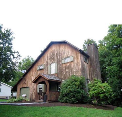 206 Woodland Dr, Troy, PA 16947-1057