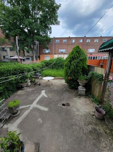 4040 Murdock Ave, Bronx, NY 10466-2323