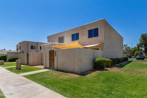 5418 Hearn Rd, Glendale, AZ 85306-4721