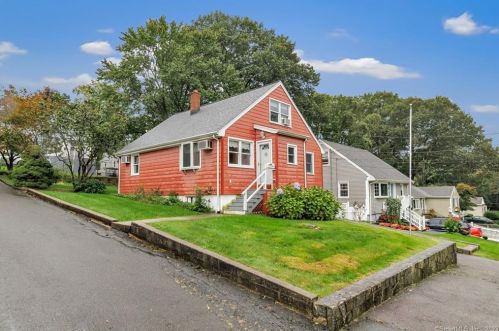109 Plankton St, Bridgeport, CT 06606-2622
