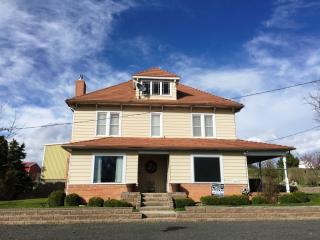 607 Cliff Ave, Wilbur, WA 99185-8837