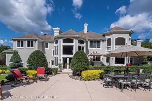 24 Dora Ln, Holmdel Village NJ  07733-1671 exterior