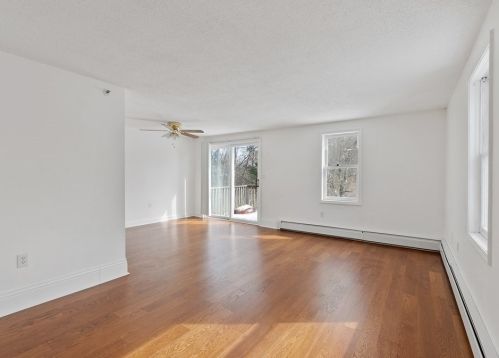 31 Lantern Ln, Dracut, MA 01826-4569