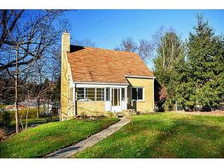 1809 Vollmer Dr, Glenshaw, PA 15116-2146