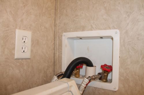 25 Warner Rd, Henniker NH  03242-3168 exterior