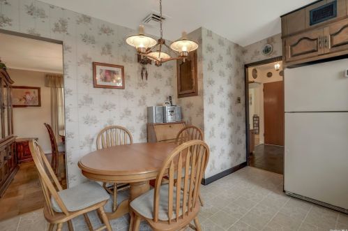 45 Ward St, Westbury NY  11590-2929 exterior