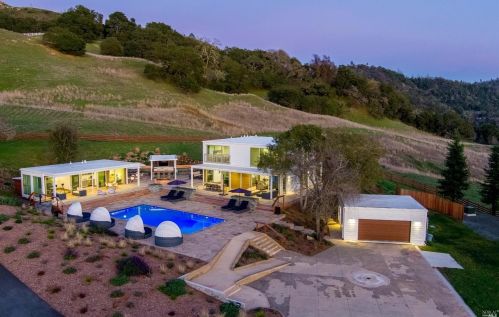 3485 Porter Creek Rd, Santa Rosa, CA 95404-9663
