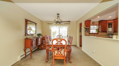 2661 Peconic Ave, Seaford NY  11783-3451 exterior