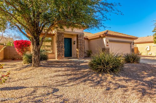 7056 Claiborne Ave, Gilbert, AZ 85298-9049