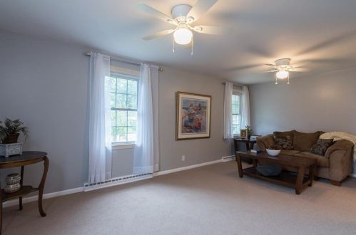 135 Brookside Dr, North Kingstown RI  02852-2005 exterior