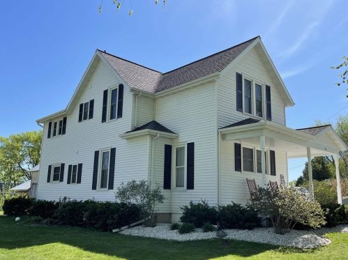 124 Columbia St, Chilton WI  53014-1418 exterior