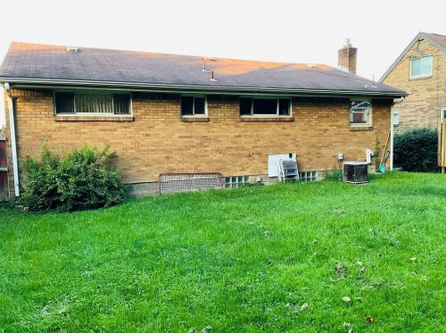 135 Clubvue Dr, Pittsburgh PA  15122-1923 exterior