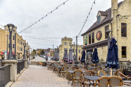 7850 Harwood Ave, Milwaukee WI  53213-2561 exterior