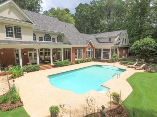 149 Cherokee Pl, Fayetteville, GA 30215-2360
