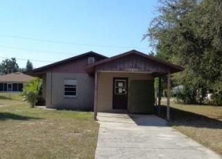 601 6th St, Dundee, FL 33838-4024