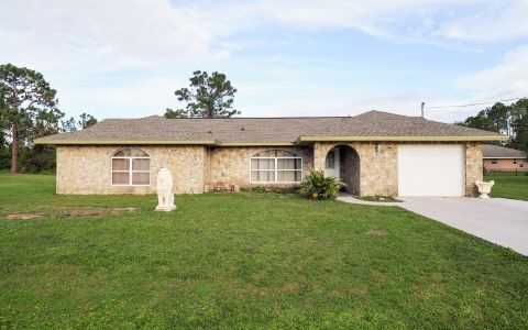 4432 Alcantarra Ave, Sebring FL  33872-1940 exterior