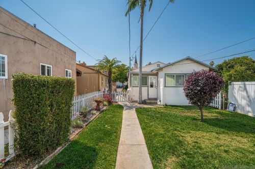 8816 La Mesa Blvd, La Mesa CA 91942-5406 exterior