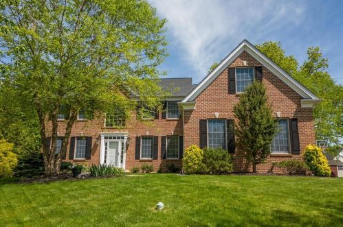2125 Cross Creek Rd, Macungie, PA 18062-9509