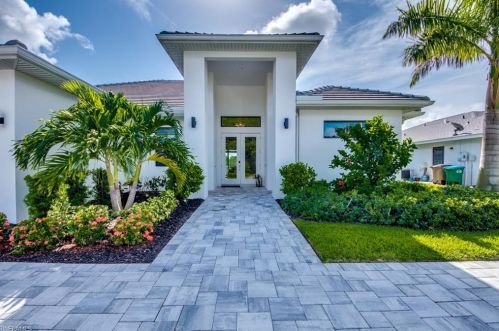 3133 10th Ave, Cape Coral, FL 33904-2913