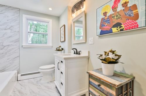 8 Justin Ave, Salem NH  03079-2319 exterior