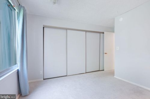 11723 Summerchase Cir, Herndon VA  20194-1137 exterior