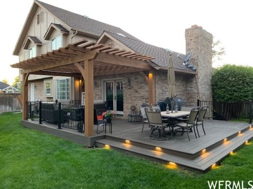 2250 Debeers Dr, Sandy, UT 84093-1789