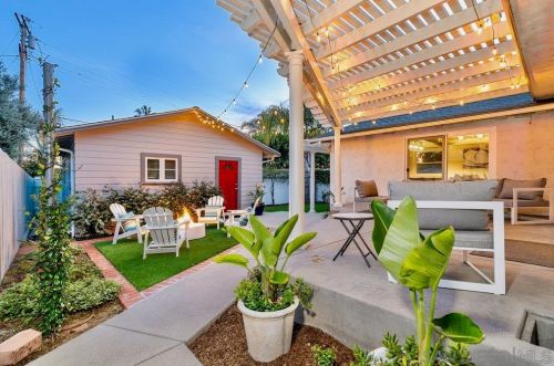 1151 Turquoise St, San Diego CA 92109-1247 exterior