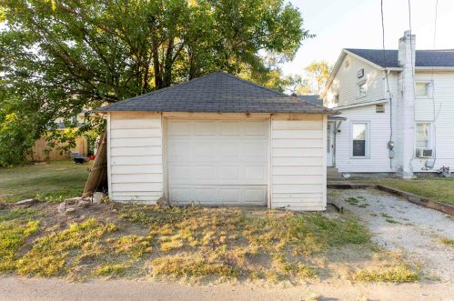 815 Liberty Dr, Mishawaka IN  46545-5905 exterior