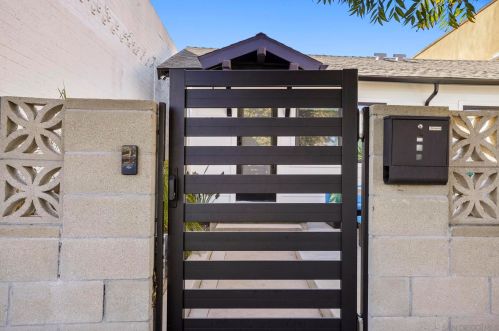 4915-17 Voltaire St, San Diego, CA 92107-2106