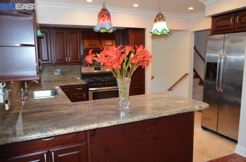 6409 Ebensburg Ln, Pleasanton, CA 94568-2528