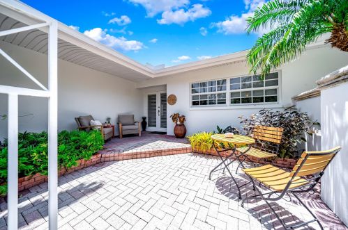 510 Gardenia Ter, Delray Beach FL  33444-1715 exterior