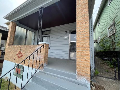 822 Vermont Ave, Glassport, PA 15045-1557