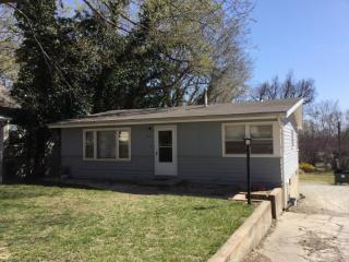 915 Claflin Rd, Manhattan KS  66502-4610 exterior
