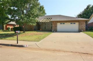 712 Woodlawn Dr, Yukon, OK 73099-5345