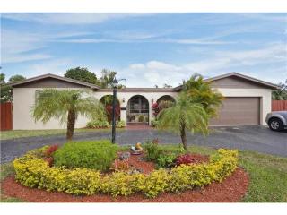 1835 102nd Ct, Miami, FL 33165-7429
