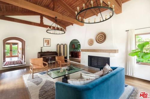 1114 Mountain St, Glendale CA  91207-1834 exterior