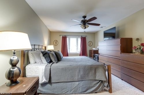 61 Woodland Dr, West Paterson NJ  07424-3707 exterior