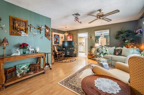 17704 Rivendel Rd, Lutz, FL 33549-5534