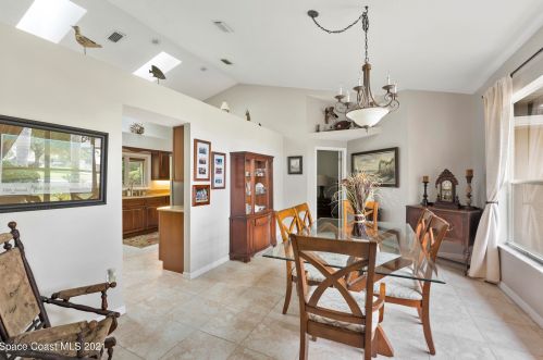 238 Lake Shore Dr, Merritt Island, FL 32953-7960