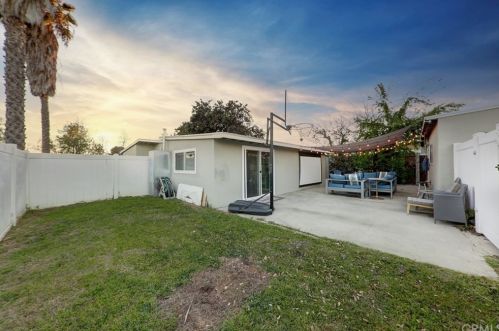 13651 Jetmore Ave, Paramount CA  90723-2314 exterior