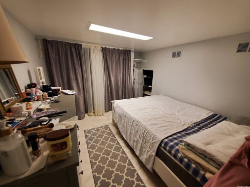 9905 98th St, Jamaica NY  11416-2541 exterior