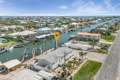 2852 York Rd, Saint James City FL  33956-2295 exterior