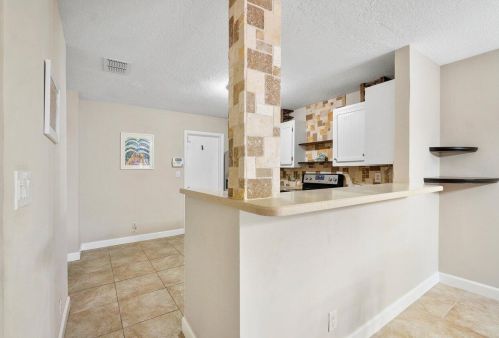 21092 Las Brisas Cir, Boca Raton FL  33433-4820 exterior