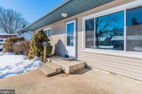 2000 Wentworth Dr, Camp Hill, PA 17011-7447