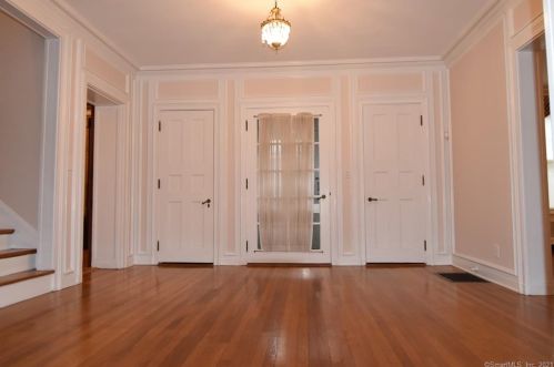 690 Clinton Ave, Bridgeport CT 06605-1702 exterior